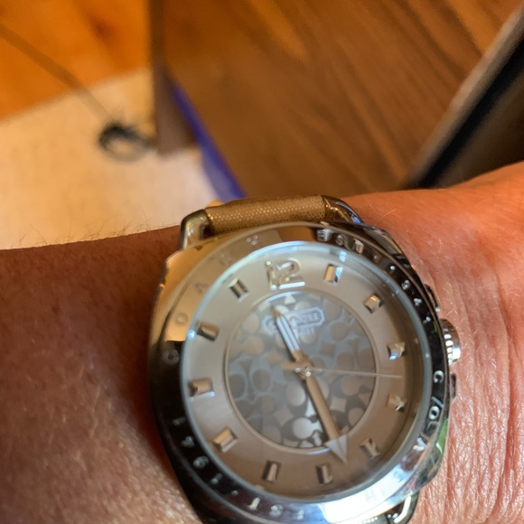 Coach Ladies Watch - Picture 4 of 4